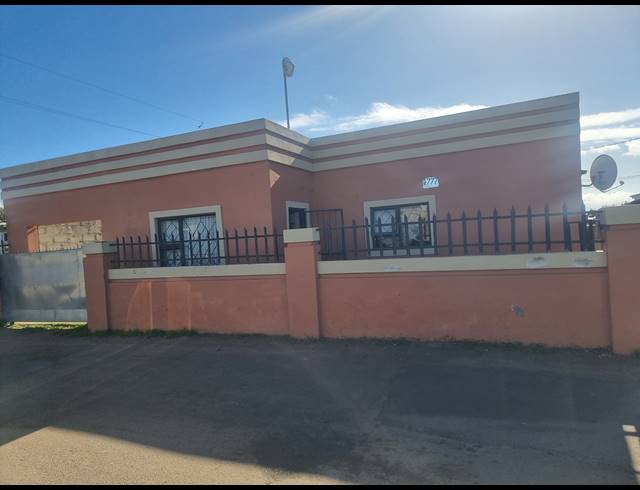 4 BEDROOM FREESTANDING FOR SALE IN KWANONQABA